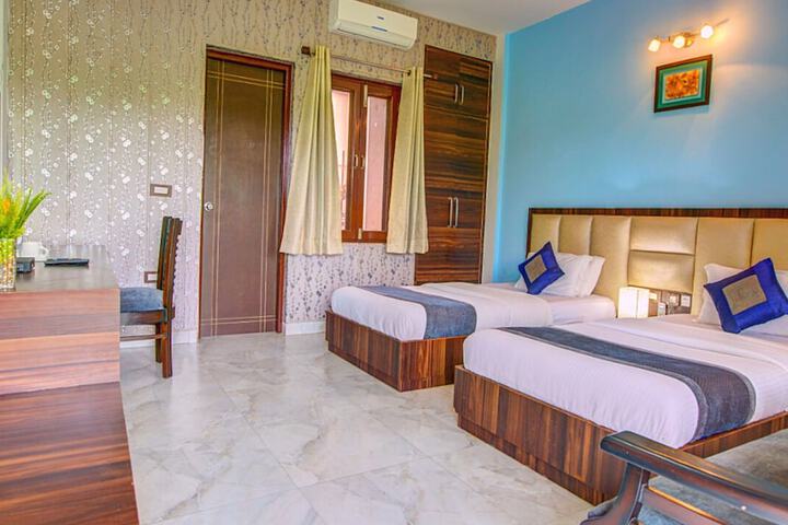 Room 3 of 19