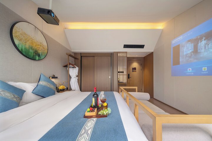 Room 15 of 98