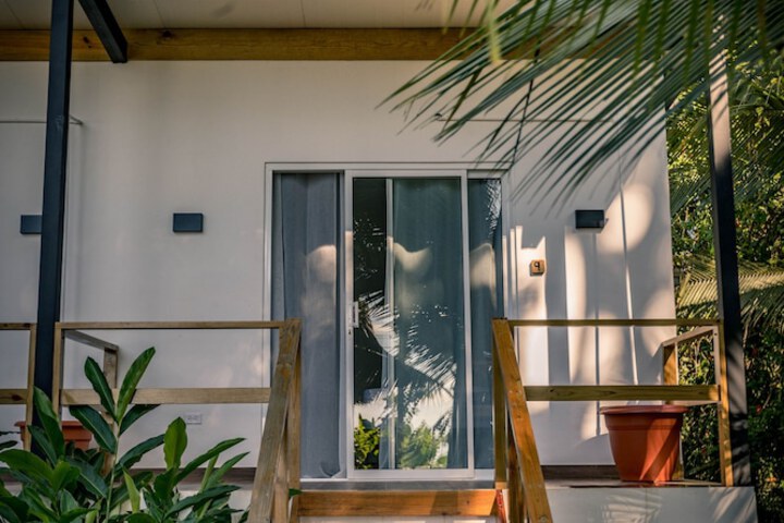 Hotel Exterior 41 of 48