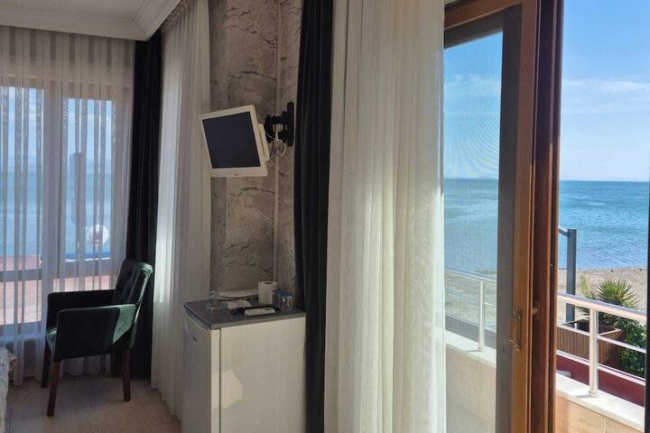 Room 2 of 7