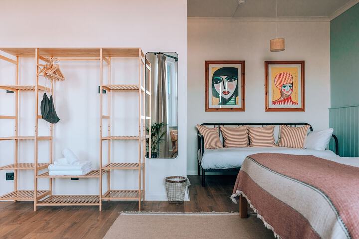 Room 13 of 52