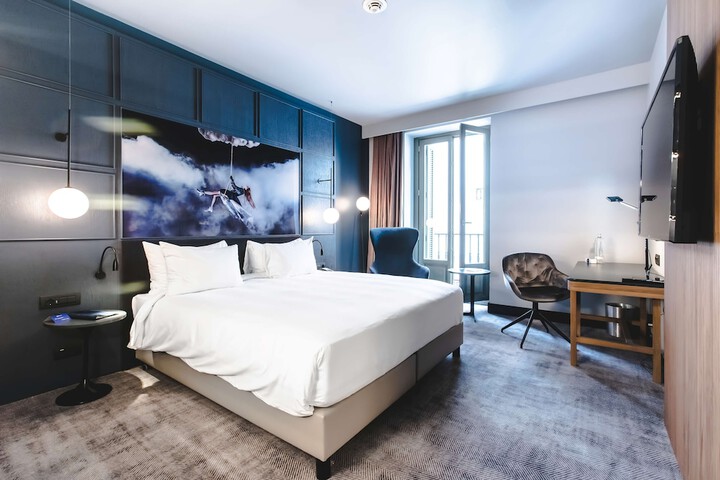 Room 26 of 81