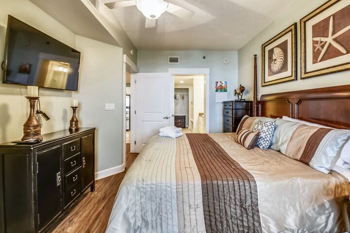 Room 77 of 308