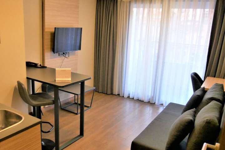 Room 13 of 49