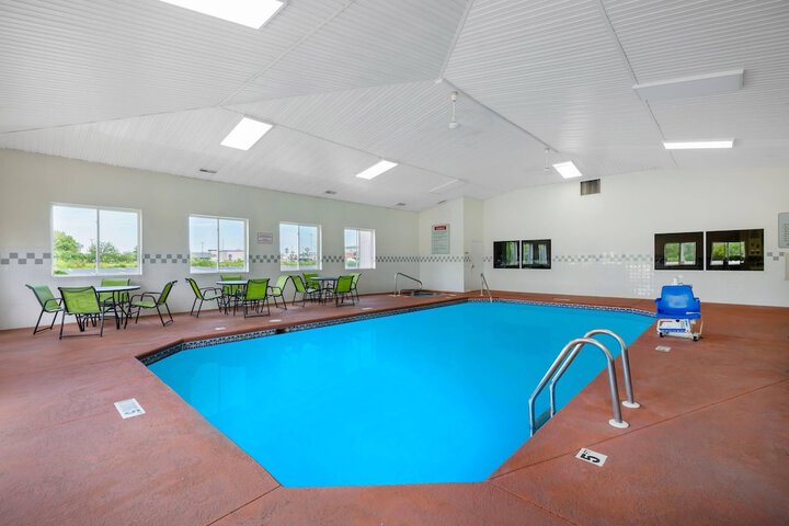 Pool 39 of 63