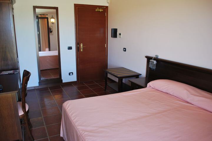 Room 9 of 31