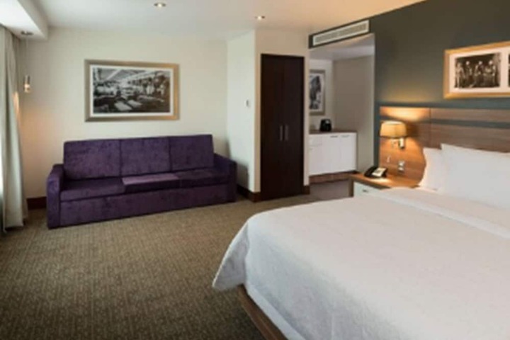 Room 18 of 65