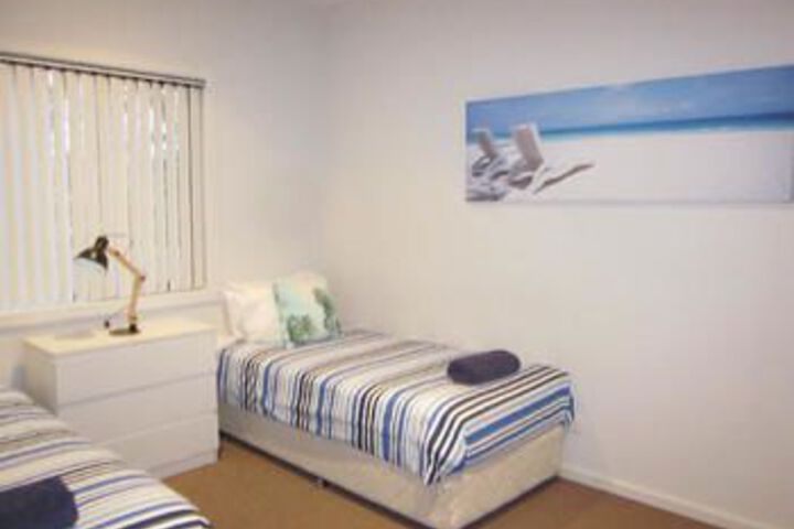 Room 9 of 15