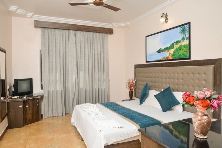 Room 2 of 12