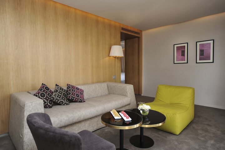 Room 103 of 377