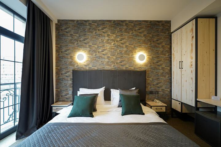 Room 32 of 209