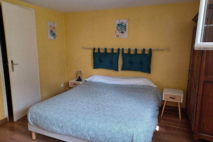 Room 4 of 6