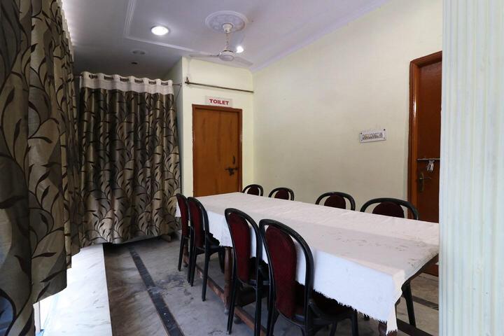 OYO 6073 Hotel K M B