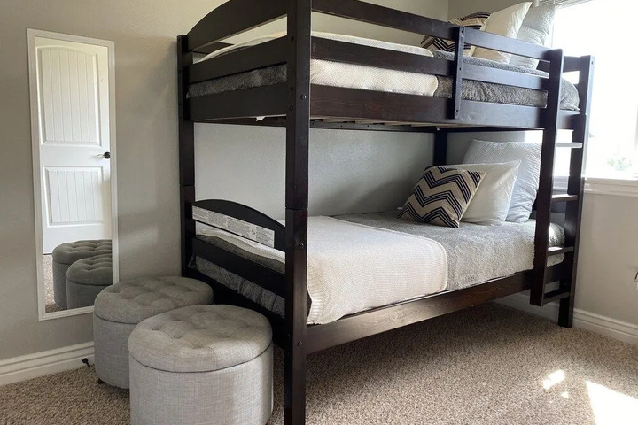 Room 4 of 15