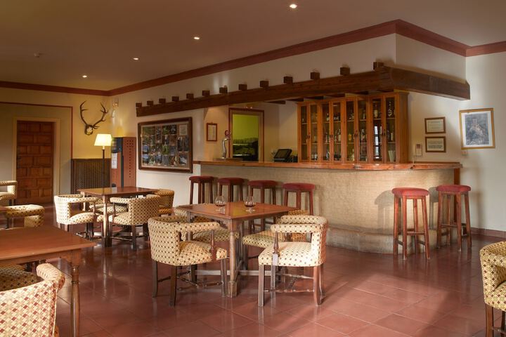 Lounge 18 of 29
