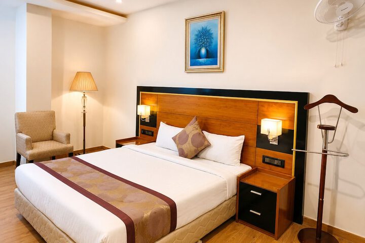 Room 5 of 22