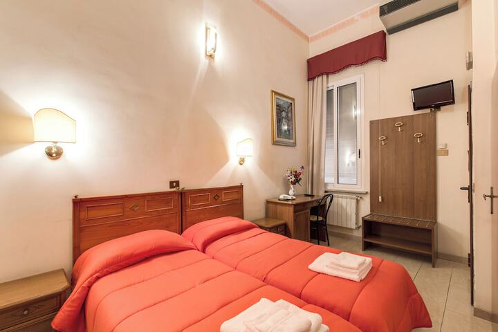 Room 51 of 83