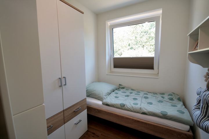 Room 4 of 17