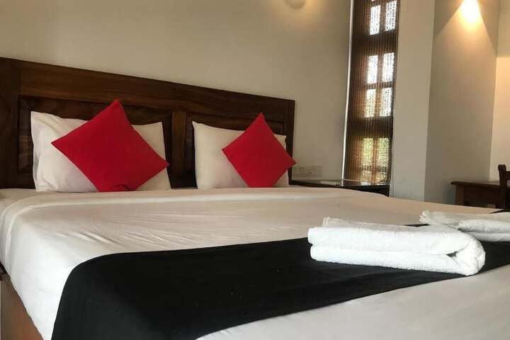 Room 3 of 16
