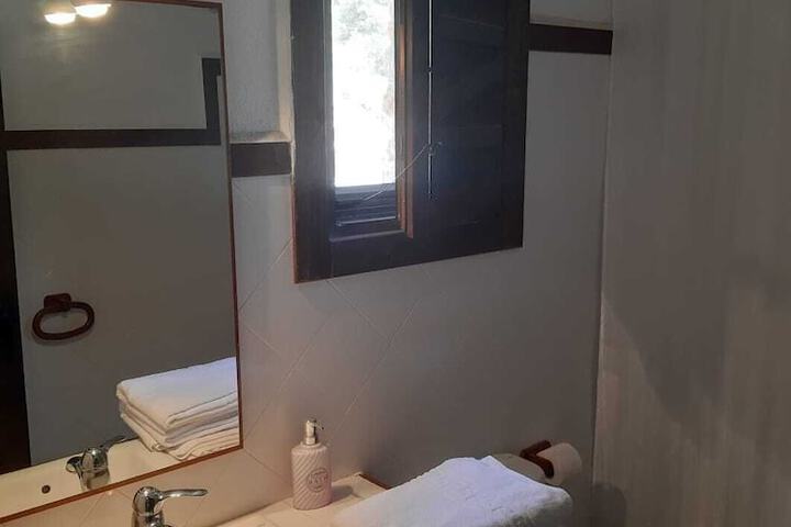 Room 13 of 28