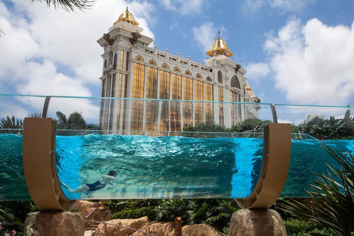 Pools & Facilities