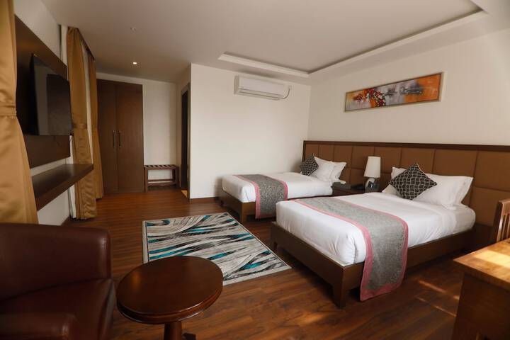 Room 15 of 25