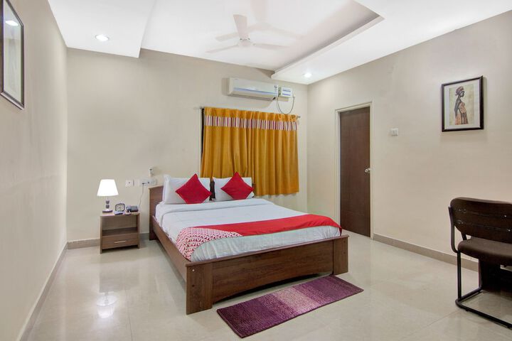 Room 13 of 26
