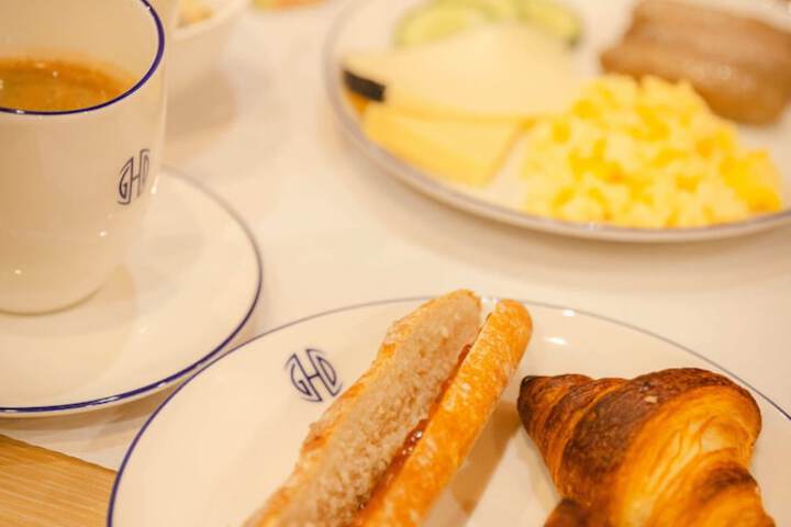 Breakfast/Coffee Service 39 of 51