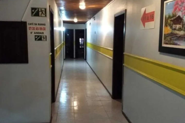 Room 7 of 10