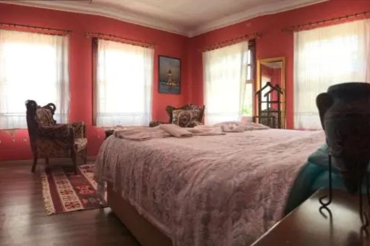 Room 6 of 17