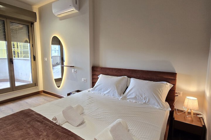 Room 6 of 51