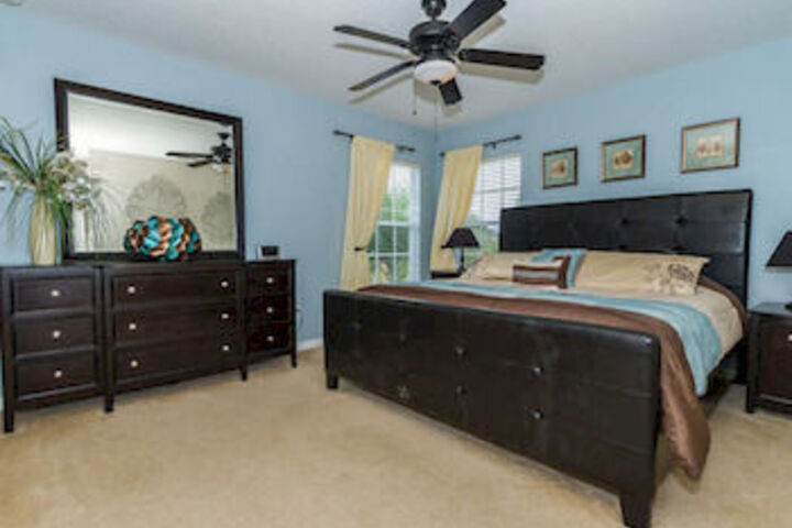 Room 208 of 380