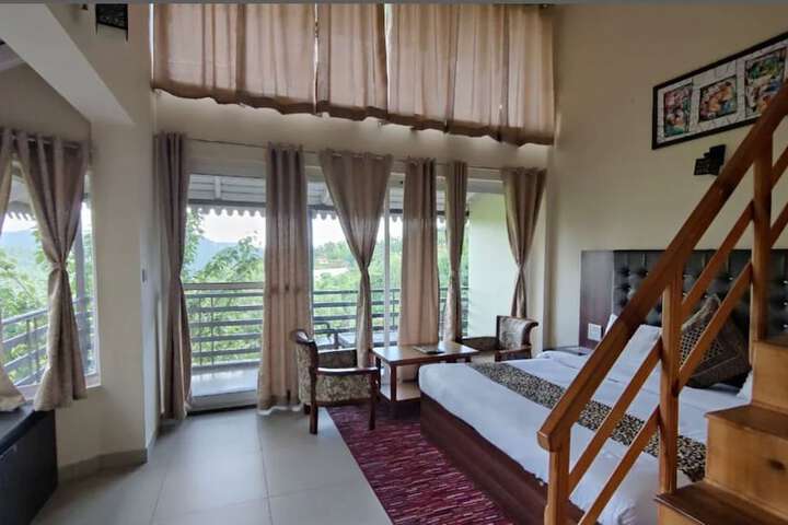 Room 8 of 28
