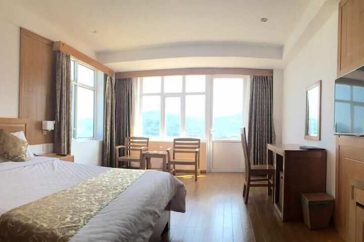 Room 12 of 35