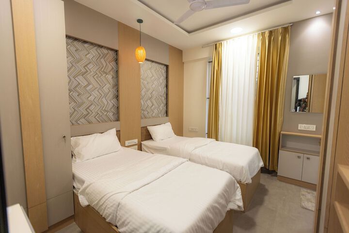 Room 8 of 32