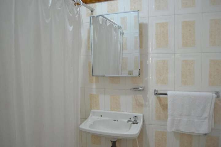 Room 32 of 64