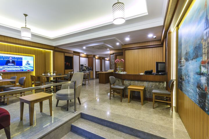 Entrance & Lobby