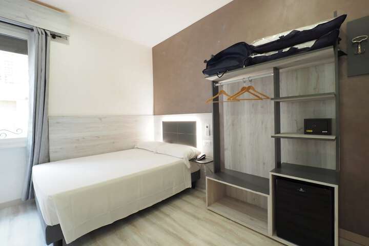 Room 52 of 114