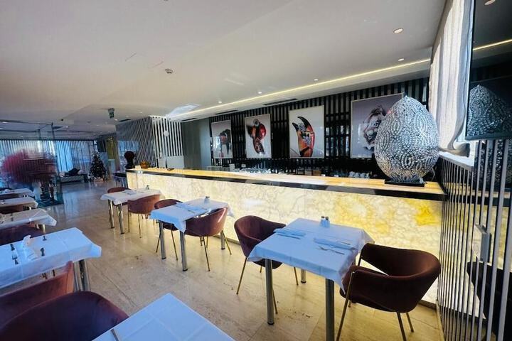 Dining Photos