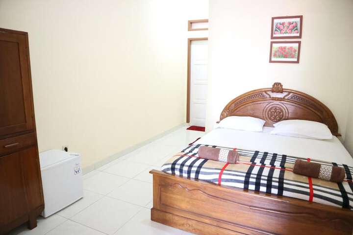 Room 15 of 48
