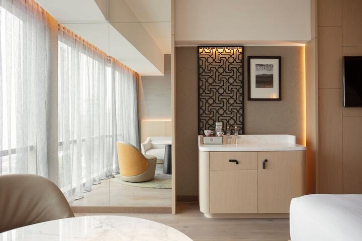 Room 21 of 146