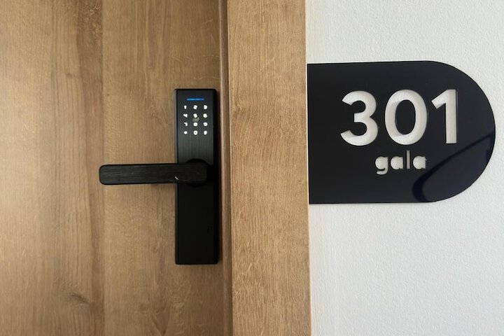 Ballroom/Hall 42 of 49