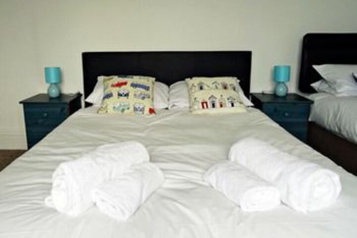Room 11 of 28