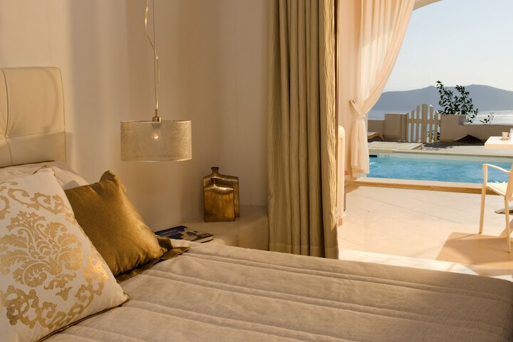 Room 4 of 120