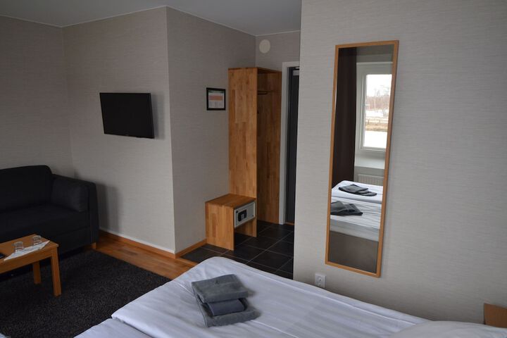 Room 6 of 49