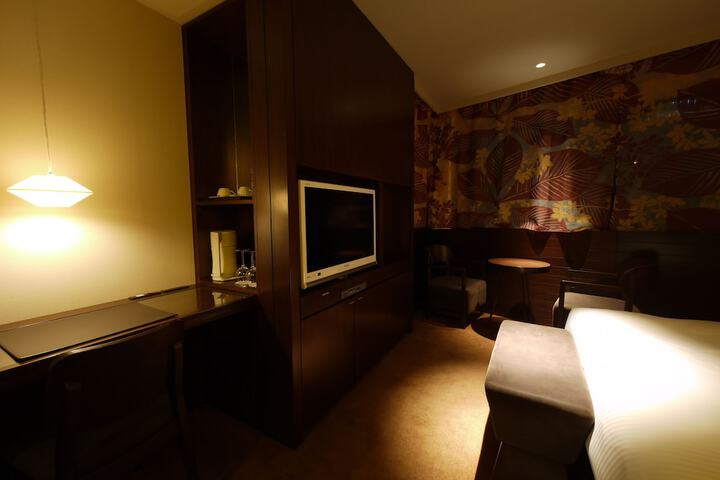 Room 30 of 43