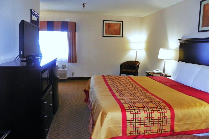 Standard | King Bed (3 of 12)