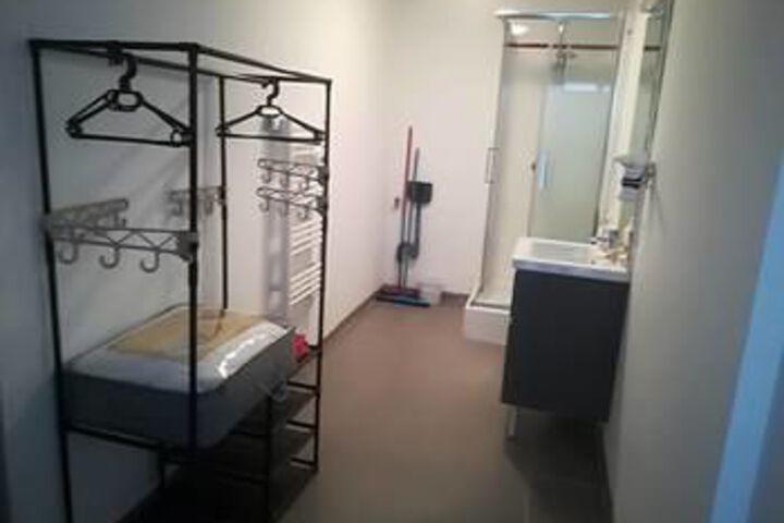 Room 3 of 49