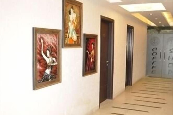 Ballroom/Hall 26 of 31