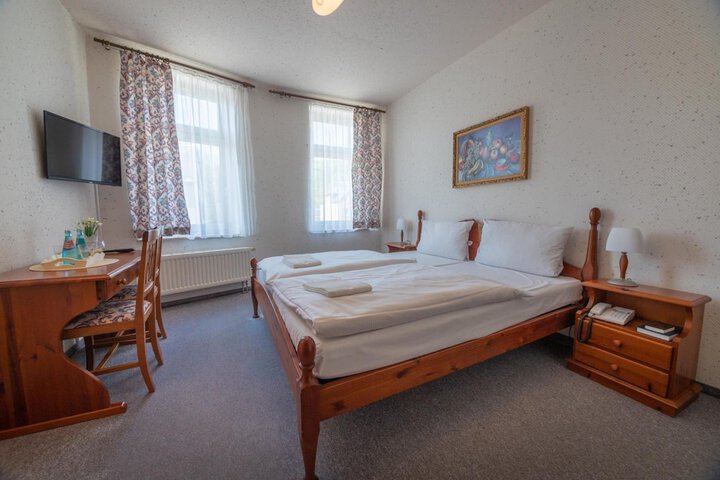 Room 9 of 26